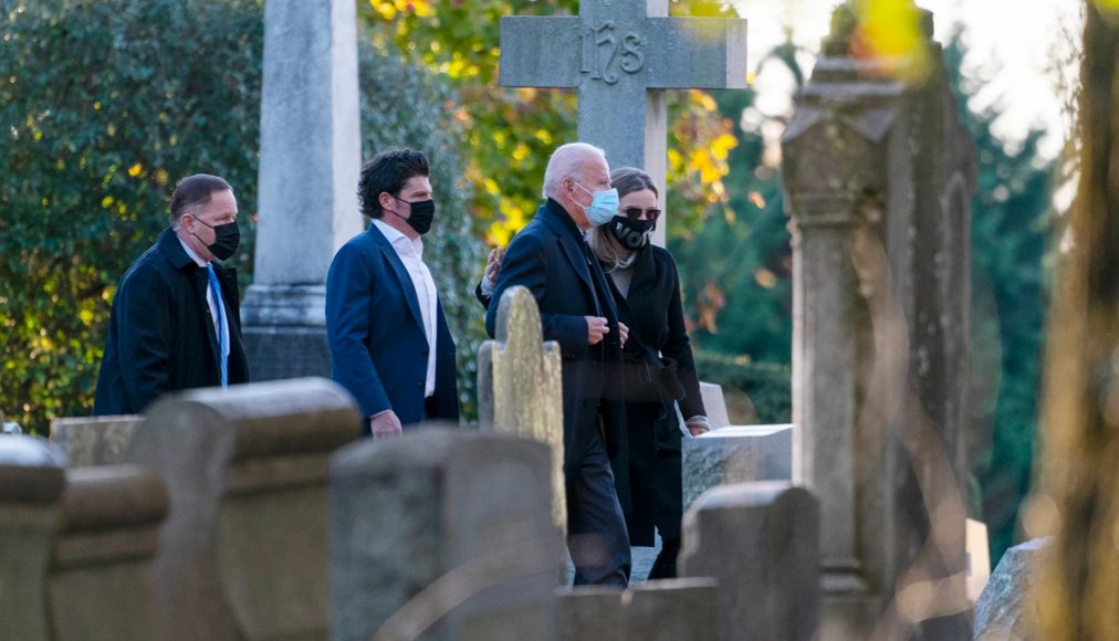 Joe Biden le 3 novembre se rendant à l'église catholique St-Joseph On the Brandywine, dans le Delaware. Joe Biden le 3 novembre se rendant à l'église catholique St-Joseph On the Brandywine, dans le Delaware. / © AP Photo/Carolyn Kaster/RNS