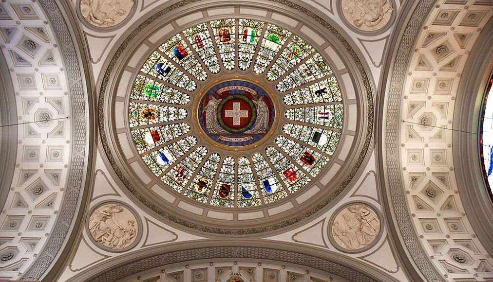 La religion questionne sous la coupole fédérale La religion questionne sous la coupole fédérale / ©Jérémy Toma, CC BY-SA 4.0 Wikimedia Commons