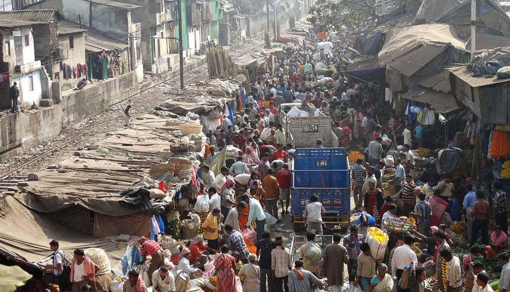 Bidonville de Calcutta Bidonville de Calcutta / ©Adam Jones, CC BY-SA 2.0, Wikimedia Commons