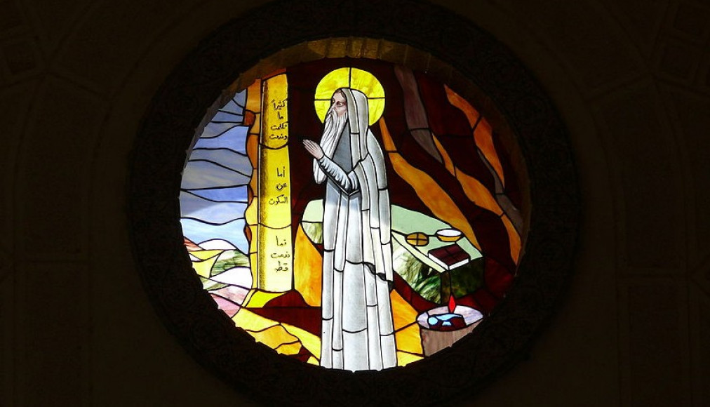 Vitrail d'abba Arsène dans la cathédrale de Saint Mina en Egypte Vitrail d'abba Arsène dans la cathédrale de Saint Mina en Egypte / ©someone10x, CC BY 2.0 Wikimedia Commons