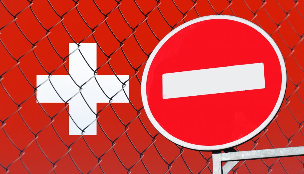 La Suisse demeure interdite pour certains, quitte à déchirer des familles La Suisse demeure interdite pour certains, quitte à déchirer des familles / Vladimir18/iStock