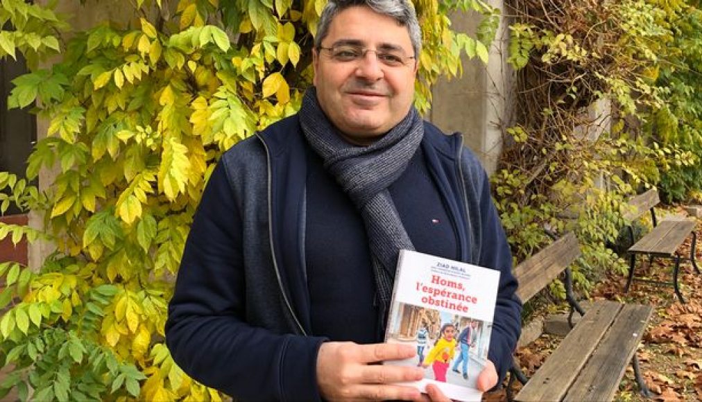 Ziad Hilal, auteur de "Homs, l'espérance obstinée" Ziad Hilal, auteur de "Homs, l'espérance obstinée" / © Gabrielle Desarzens / RTSreligion