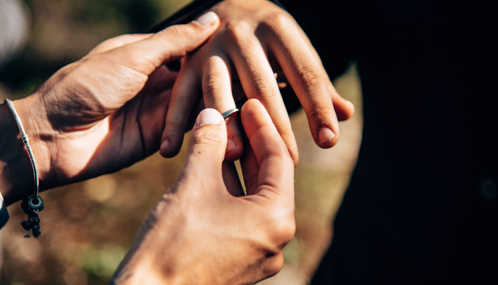 Les Eglises réformées de Suisse romande prêtes à bénir le mariage civil pour les couples de même sexe Les Eglises réformées de Suisse romande prêtes à bénir le mariage civil pour les couples de même sexe / iStock/franckreporter