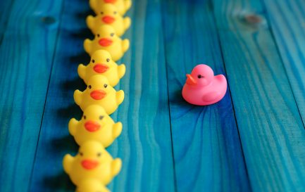 Organisée par l’Église protestante de Genève, une table ronde s’est penchée sur la question des thérapies de conversion. Si ce phénomène mondial semble rare en terres romandes, il existerait d’autres genres d’abus liés à l’orientation sexuelle. / IStock